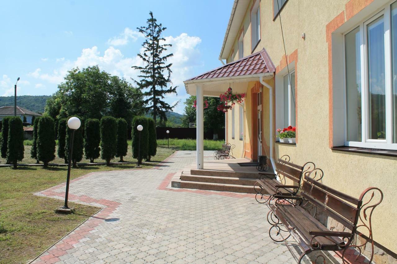 Kremin Hotel Kremenetsʼ Eksteriør billede