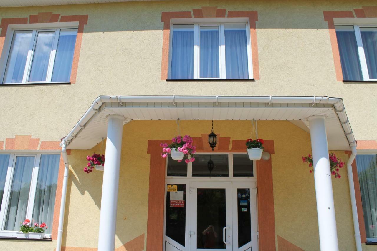 Kremin Hotel Kremenetsʼ Eksteriør billede