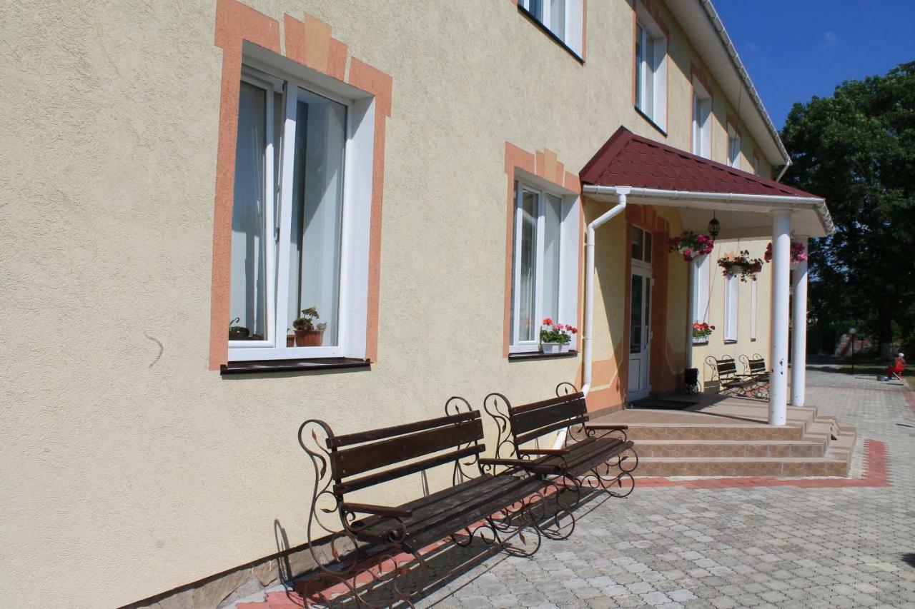 Kremin Hotel Kremenetsʼ Eksteriør billede