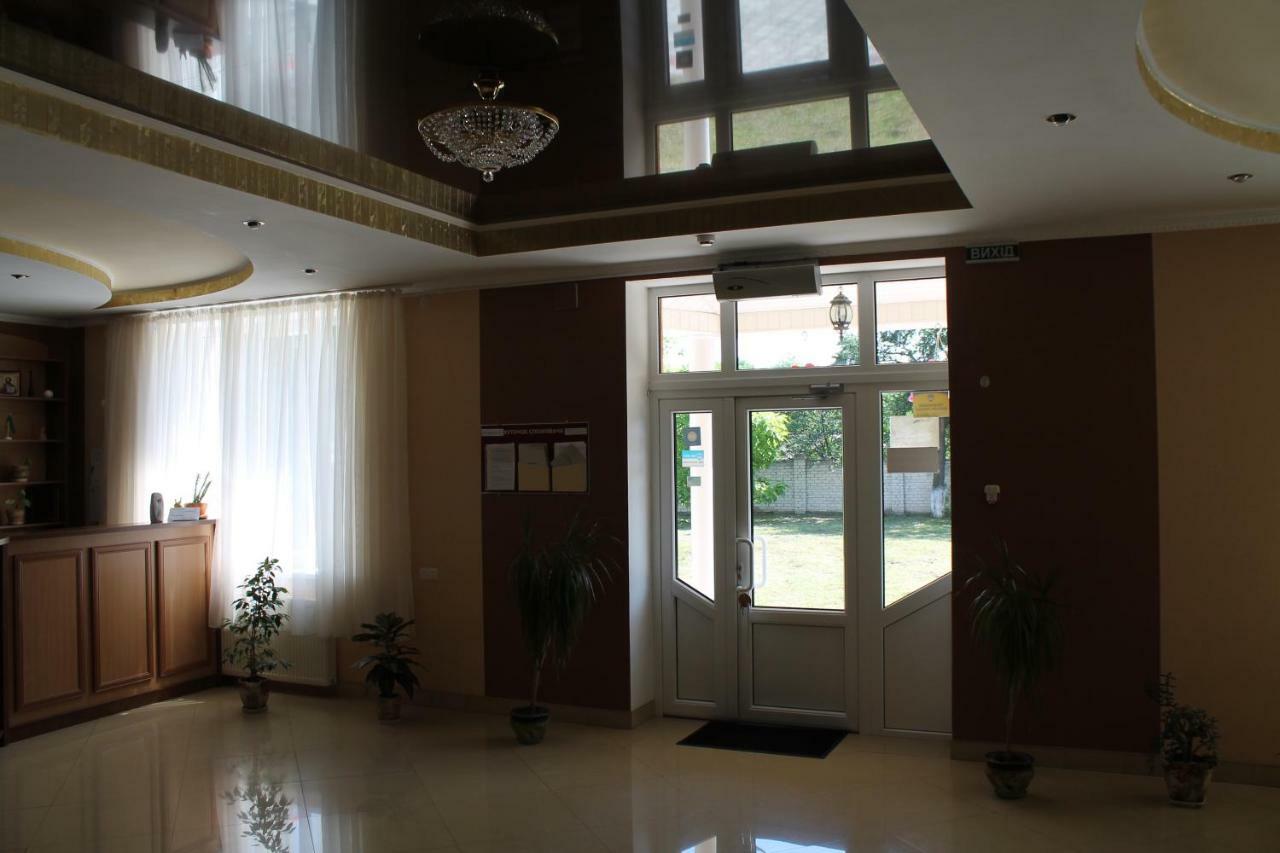 Kremin Hotel Kremenetsʼ Eksteriør billede