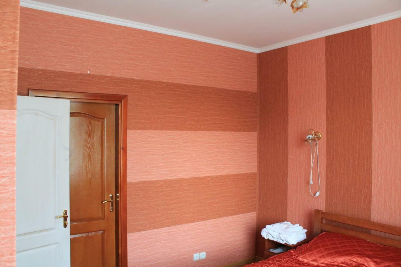 Kremin Hotel Kremenetsʼ Eksteriør billede
