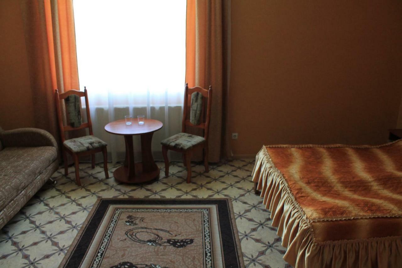 Kremin Hotel Kremenetsʼ Eksteriør billede