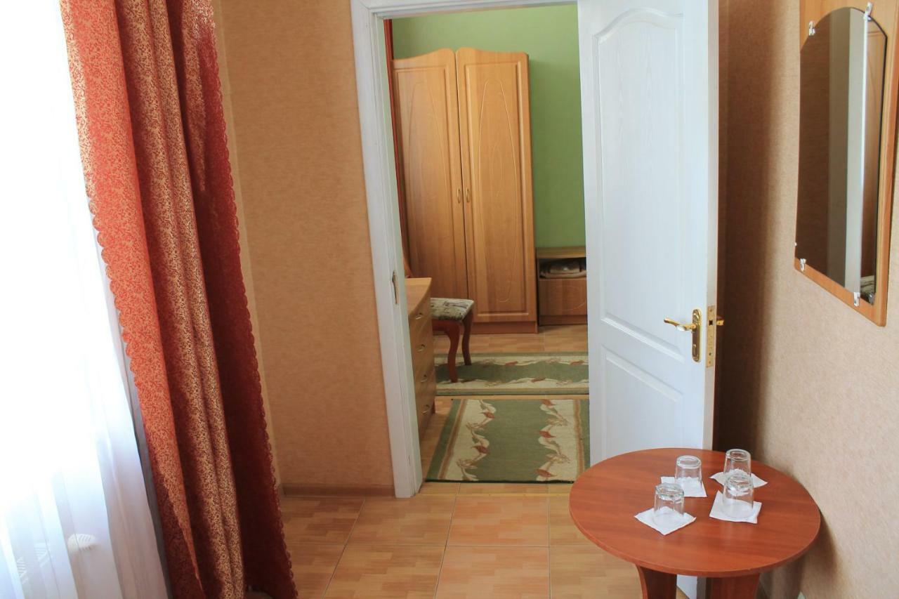 Kremin Hotel Kremenetsʼ Eksteriør billede